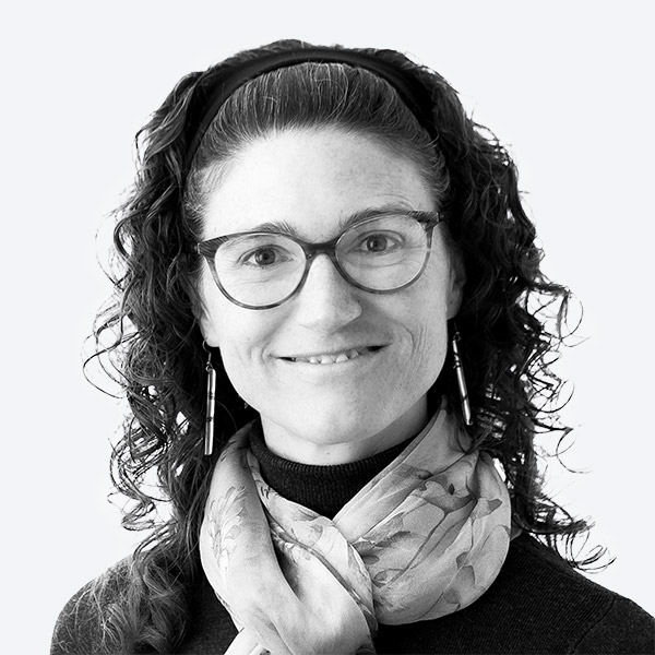 Portrait of Naomi Bardach