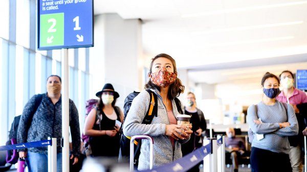 UCSF health care workers line up at SFO airport